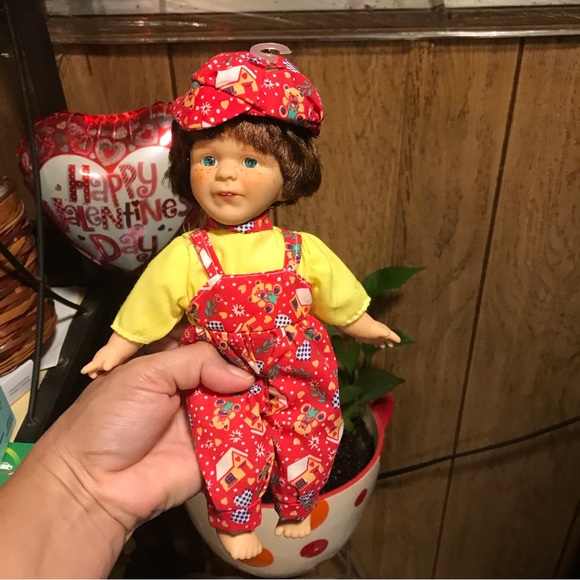 VINTAGE 1990’S WAY OUT TOYS DOLL 9”-FRECKLES TWO TEETH EXPRESSIONS DOLL - Picture 8 of 8